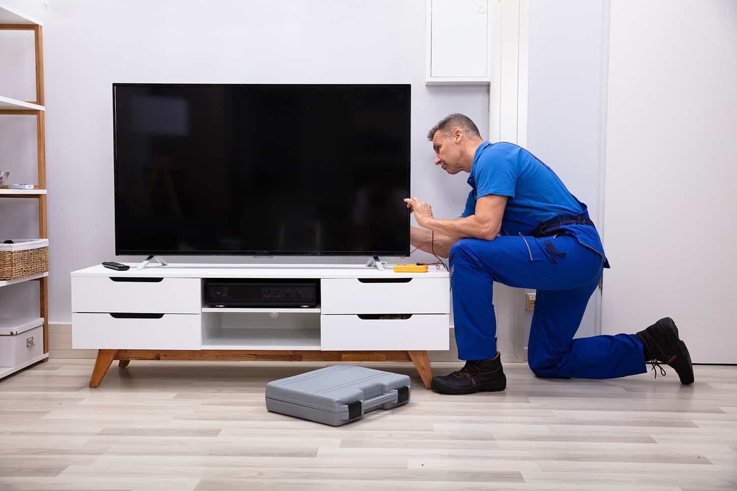 TV Set-Up & Connection | TechEasy